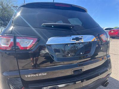 2017 Chevrolet Traverse LT   - Photo 4 - Tucson, AZ 85710