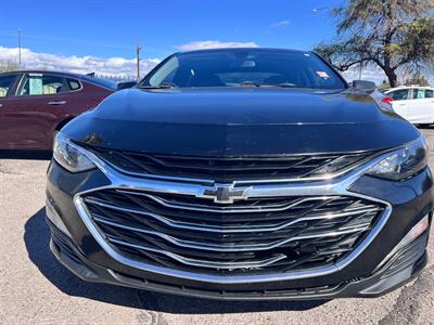 2019 Chevrolet Malibu LT   - Photo 2 - Tucson, AZ 85710