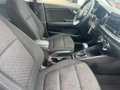 2022 Kia Rio LX   - Photo 6 - Tucson, AZ 85710