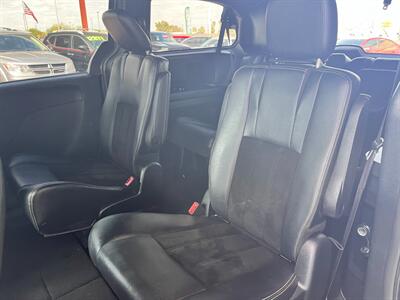 2015 Dodge Grand Caravan SXT   - Photo 10 - Tucson, AZ 85711