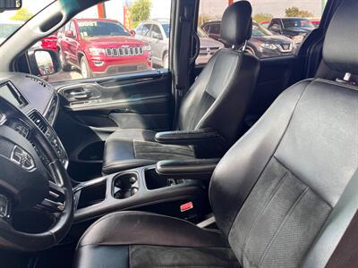 2015 Dodge Grand Caravan SXT   - Photo 12 - Tucson, AZ 85711