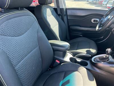 2016 Kia Soul +   - Photo 5 - Tucson, AZ 85710