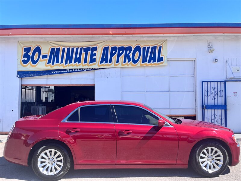 2012 Chrysler 300   - Photo 1 - Tucson, AZ 85711