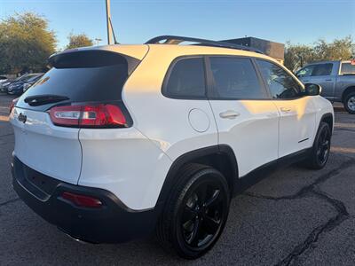 2017 Jeep Cherokee Limited   - Photo 4 - Tucson, AZ 85710