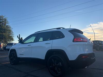 2017 Jeep Cherokee Limited   - Photo 2 - Tucson, AZ 85710