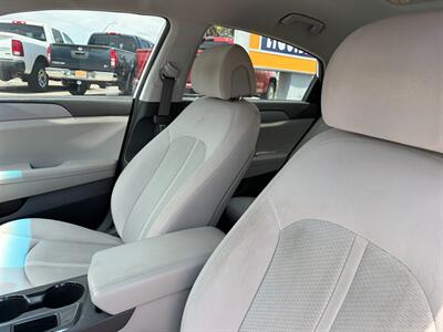 2017 Hyundai SONATA   - Photo 6 - Tucson, AZ 85710