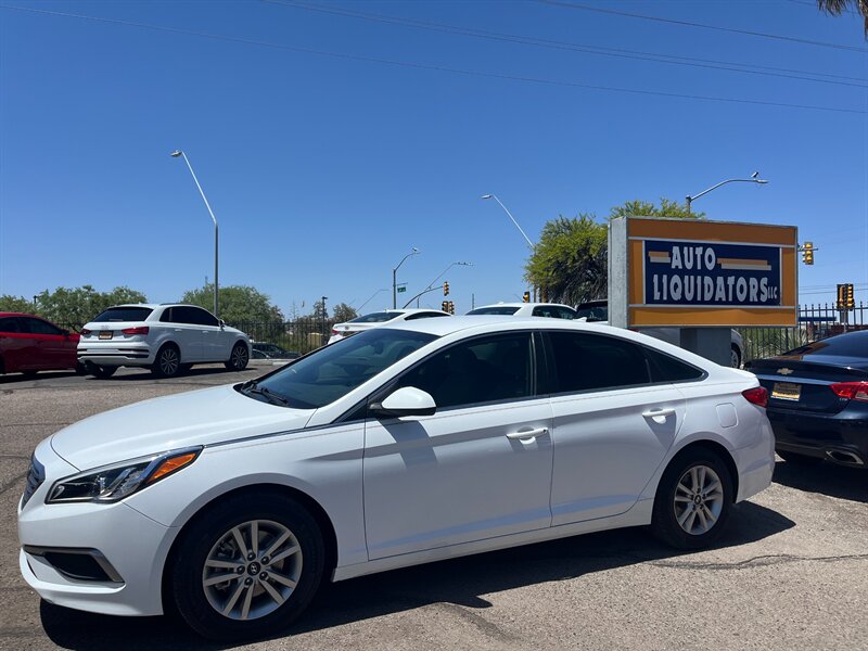 2017 Hyundai SONATA   - Photo 1 - Tucson, AZ 85710