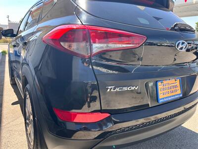 2017 Hyundai TUCSON 2.0L SE   - Photo 3 - Tucson, AZ 85711