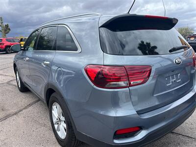 2020 Kia Sorento L   - Photo 2 - Tucson, AZ 85710