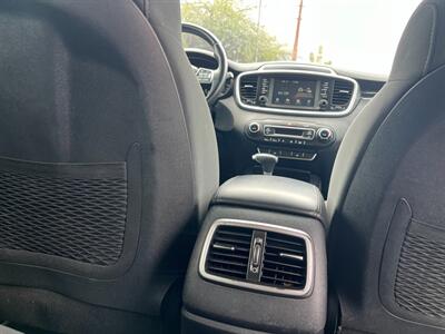2020 Kia Sorento L   - Photo 10 - Tucson, AZ 85710