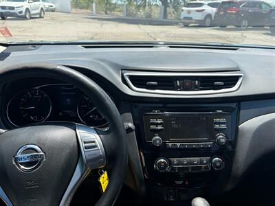 2016 Nissan Rogue S   - Photo 8 - Tucson, AZ 85710