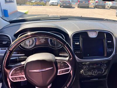 2018 Chrysler 300 Limited   - Photo 13 - Tucson, AZ 85711