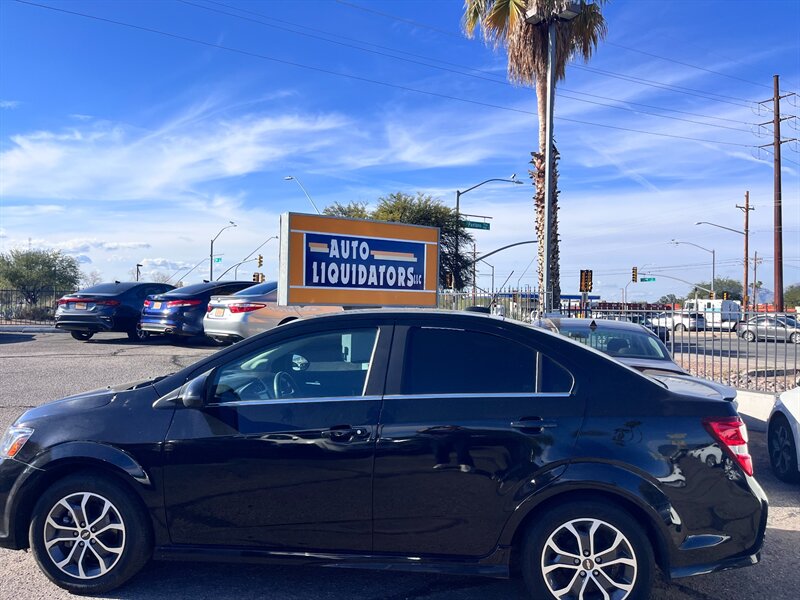 2018 Chevrolet Sonic LT's photo
