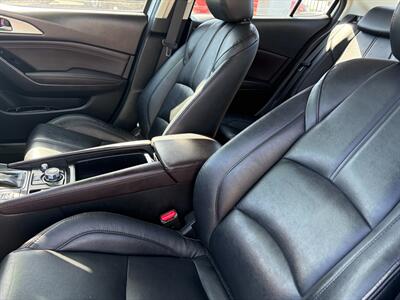 2017 Mazda Mazda3 Touring   - Photo 8 - Tucson, AZ 85710