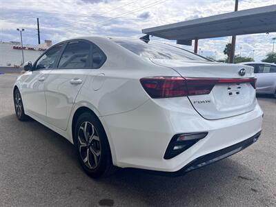 2021 Kia Forte FE   - Photo 3 - Tucson, AZ 85710