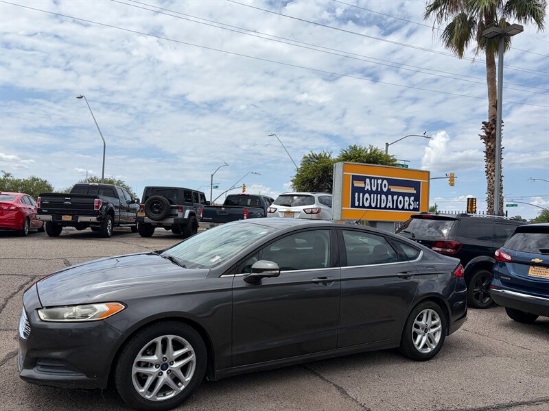 2016 Ford Fusion SE   - Photo 1 - Tucson, AZ 85710