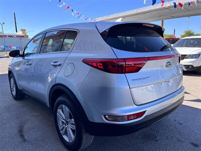 2018 Kia Sportage LX   - Photo 5 - Tucson, AZ 85711