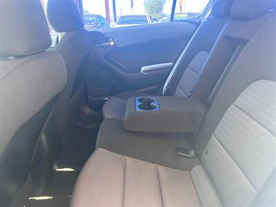 2016 Kia Forte5 LX   - Photo 4 - Tucson, AZ 85711