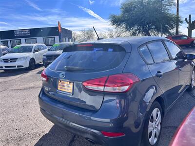 2016 Kia Forte5 LX   - Photo 4 - Tucson, AZ 85710