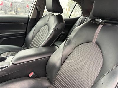 2020 Toyota Camry SE   - Photo 7 - Tucson, AZ 85710