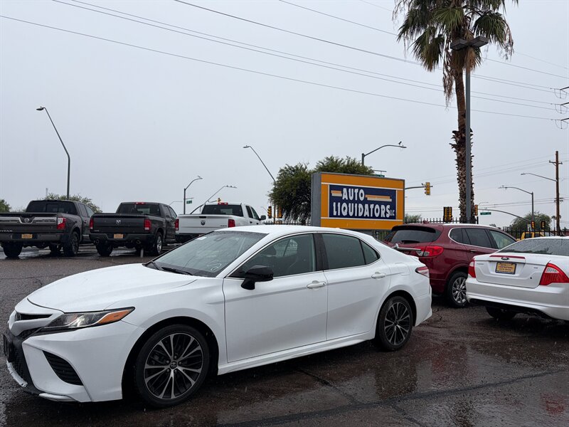 2020 Toyota Camry SE   - Photo 1 - Tucson, AZ 85710