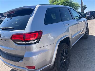 2018 Jeep Grand Cherokee Laredo   - Photo 3 - Tucson, AZ 85710