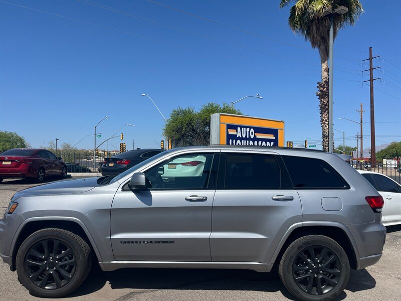 2018 Jeep Grand Cherokee Laredo   - Photo 1 - Tucson, AZ 85710