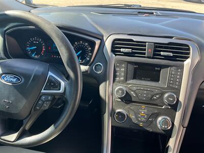 2017 Ford Fusion S   - Photo 8 - Tucson, AZ 85710