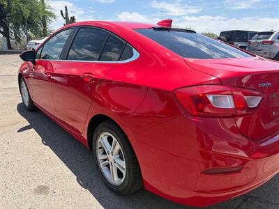 2017 Chevrolet Cruze LT Auto   - Photo 2 - Tucson, AZ 85710