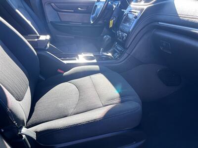 2016 Chevrolet Traverse LT   - Photo 9 - Tucson, AZ 85710