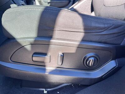2016 Chevrolet Traverse LT   - Photo 11 - Tucson, AZ 85710