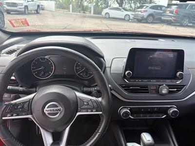 2022 Nissan Altima 2.5 SR   - Photo 9 - Tucson, AZ 85710