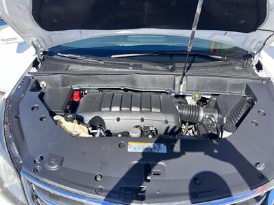 2017 Chevrolet Traverse LT   - Photo 11 - Tucson, AZ 85711