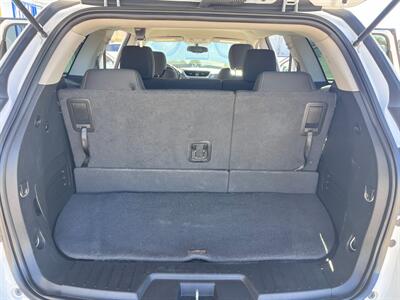 2017 Chevrolet Traverse LT   - Photo 12 - Tucson, AZ 85711