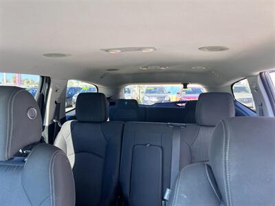 2017 Chevrolet Traverse LT   - Photo 8 - Tucson, AZ 85711