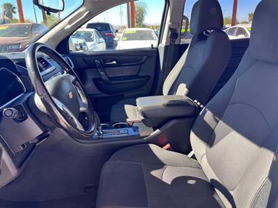 2017 Chevrolet Traverse LT   - Photo 7 - Tucson, AZ 85711