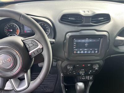 2018 Jeep Renegade Latitude   - Photo 8 - Tucson, AZ 85710