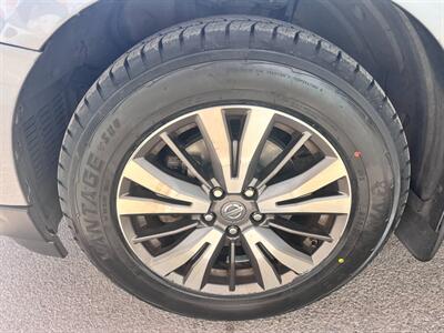 2017 Nissan Pathfinder S   - Photo 6 - Tucson, AZ 85711