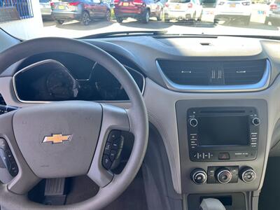 2015 Chevrolet Traverse LS   - Photo 10 - Tucson, AZ 85711