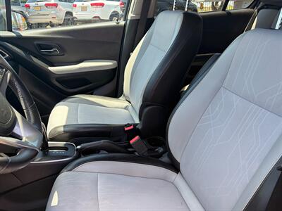2017 Chevrolet Trax LT   - Photo 7 - Tucson, AZ 85710