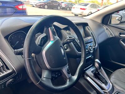 2013 Ford Focus Titanium   - Photo 5 - Tucson, AZ 85711