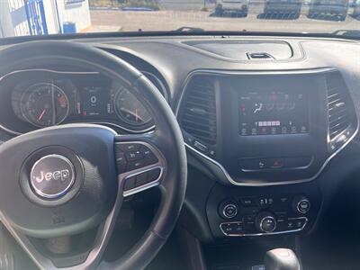 2020 Jeep Cherokee Latitude Plus   - Photo 9 - Tucson, AZ 85711