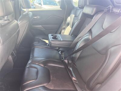 2020 Jeep Cherokee Latitude Plus   - Photo 10 - Tucson, AZ 85711