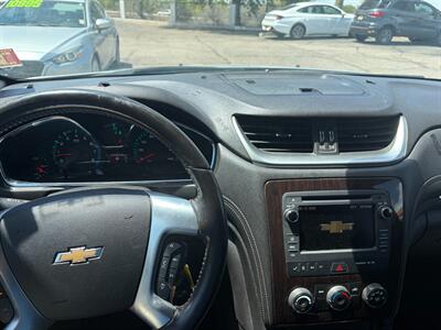 2017 Chevrolet Traverse LT   - Photo 9 - Tucson, AZ 85710