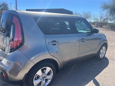 2017 Kia Soul LX   - Photo 6 - Tucson, AZ 85710
