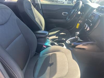 2017 Kia Soul LX   - Photo 9 - Tucson, AZ 85710