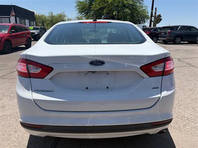 2016 Ford Fusion SE   - Photo 4 - Tucson, AZ 85710