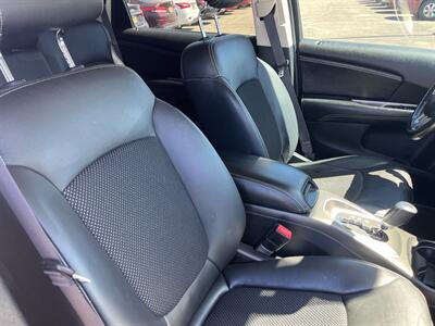 2020 Dodge Journey Crossroad   - Photo 10 - Tucson, AZ 85710