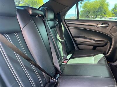 2014 Chrysler 300 S   - Photo 11 - Tucson, AZ 85710