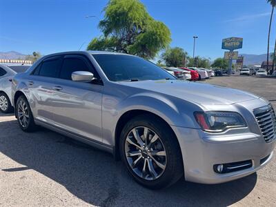 2014 Chrysler 300 S   - Photo 9 - Tucson, AZ 85710